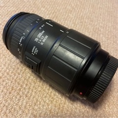 【SIGMA】一眼レフ望遠レンズ フード付きの画像