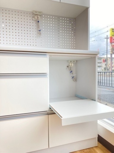 【トレファク高槻店】取りに来れる方限定！　レンジボード 3枚扉です！