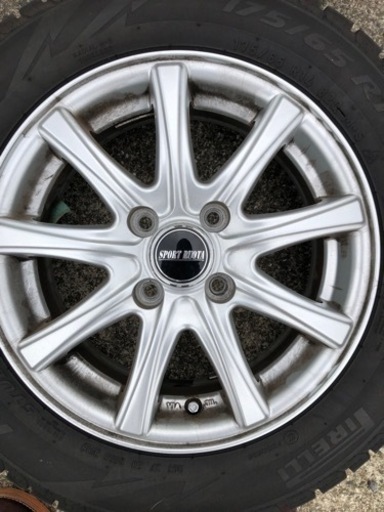 【取引完了】PIRELLI ピレリスタッドレスタイヤ　アルミ付き