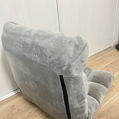 座椅子　グレーの画像