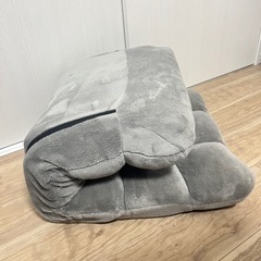 座椅子　グレーの画像