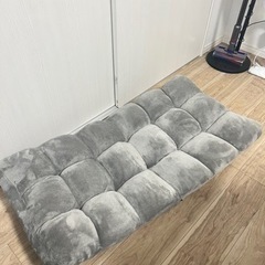 座椅子　グレーの画像