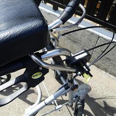 シルバー歩行車(歩行器)の画像