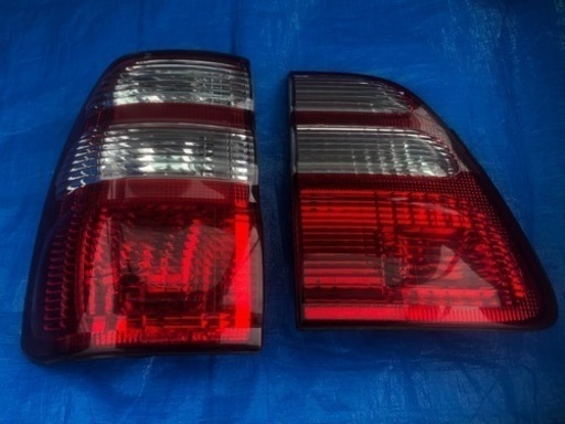 値下げ！ランドクルーザー100 テールランプ　左右一式