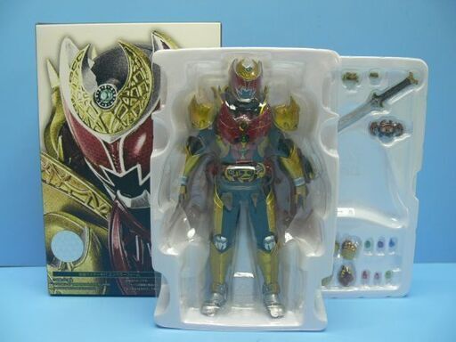 BANDAI（バンダイ）★S.H.Figuarts（真骨彫製法）★仮面ライダーキバ★エンペラーフォーム★フィギュア☆管理2190022