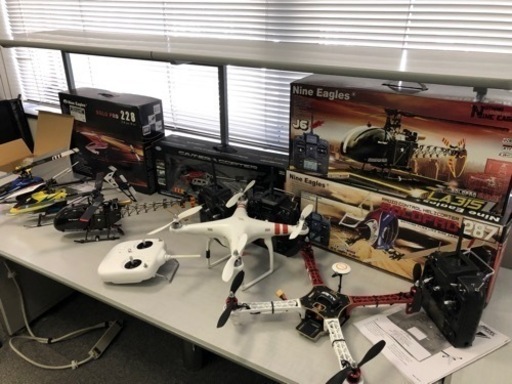 ドローン　ラジヘリ　多数