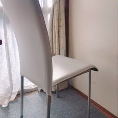 取引中　ネオホワイト　ダイニングチェア　3脚セット　傷ありのため値下げしました。の画像