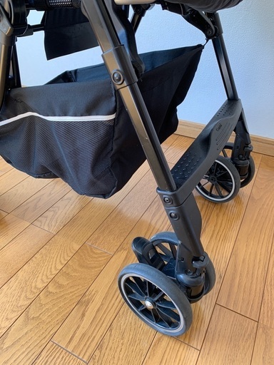 ベビーカー　コンビ　メチャカルハンディ　オート4キャス　CompactエッグショックHG  A型