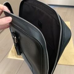 LOUIS VUITTON ビジネスバッグ　メンズ　エピ　ブラックの画像