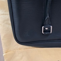 LOUIS VUITTON ビジネスバッグ　メンズ　エピ　ブラックの画像