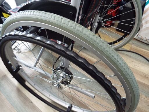 未使用 カワムラサイクル 折り畳み 車いす KV22-40SB 自走 背折れ式 介助ブレーキ付き 車椅子