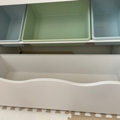 絵本ラック　おもちゃ箱の画像