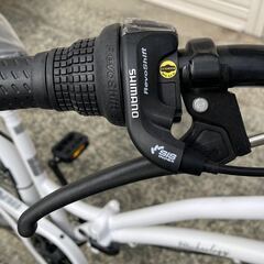 新品・未使用　ママチャリ　オートライト付き　26インチ　シマノ6段ギア　ホワイトの画像