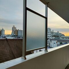 急募!!週払い可能！！現場での金属工事取付職人！,土日、祝休の画像