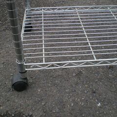 ★　メタルラック　4段　棚　洋服掛け　収納　整理整頓　キャスター付きの画像