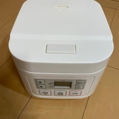 炊飯器とお米の画像