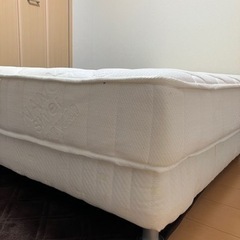 セミダブルベッド　マットレス付きの画像