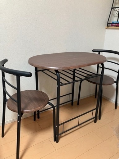 テーブルと椅子セット