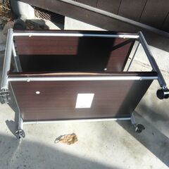 スチール枠のマルチボード　テレビ台等に　（一部難あり品）[交渉中の画像