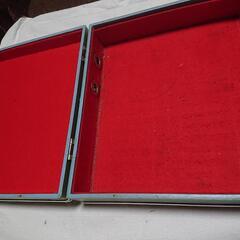 中古レア物 ファミコン本体ケースの画像