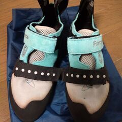 ボルダリングシューズ