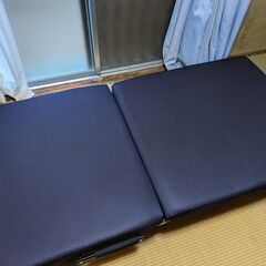 折り畳みベッドの画像
