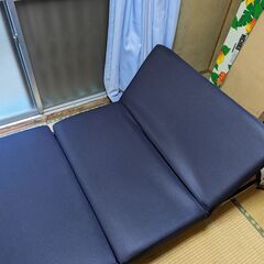 折り畳みベッドの画像