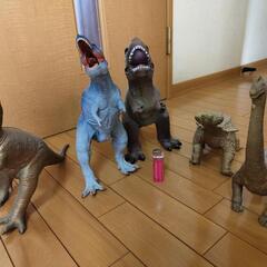 恐竜のフィギュア