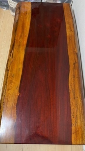 一枚板のテーブル