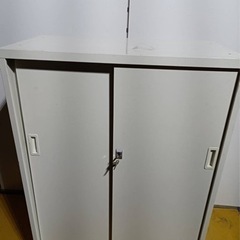 ✨激安価格✨キャビネット✨鍵付き✨書類棚✨事務用品✨