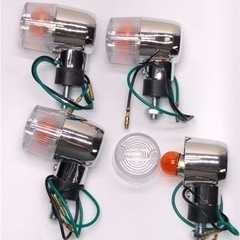 バイク汎用ウインカー四つの画像