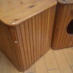 椅子　収納用穴付き　２脚の画像