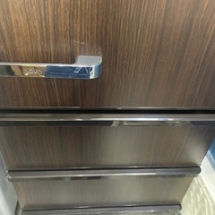 AQUA 冷蔵庫 2021年製　375L  ブラウン人気冷蔵庫　39,800円‼️ AQUA 冷蔵庫 2021年製 375L ブラウン人気冷蔵庫 39,800円‼️