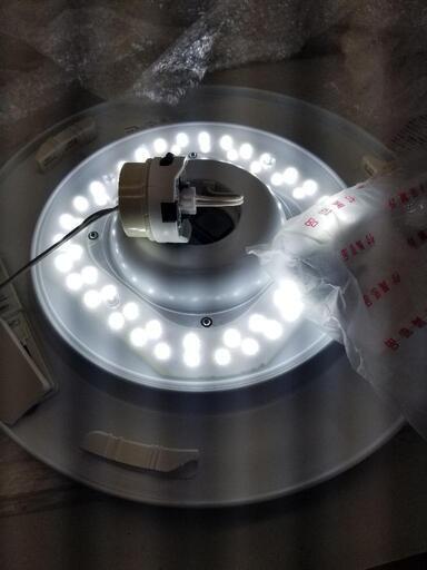 1320円　光ります　リモコンあります。hh0cd0618d LEDシーリングライト