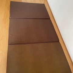 美品　厚さ８センチ　高反発マットレス　