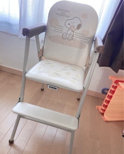 ダイニング用のスヌーピーハイチェア