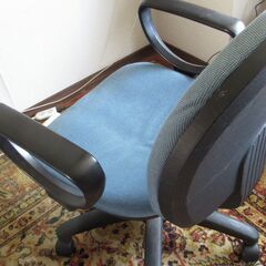 回転いす　そで付きの画像