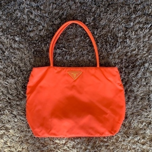 プラダ オレンジ トートバッグ
