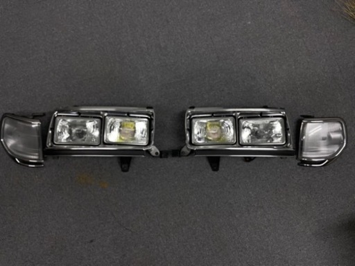 80ランクル角目ヘッドライト