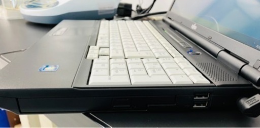 富士通　LIFEBOOK A561 Win7 ノートPC 中古完動品