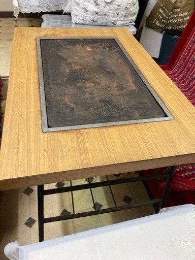 中古　鉄板付きテーブル　お好み焼きできます^_^ ガス使用