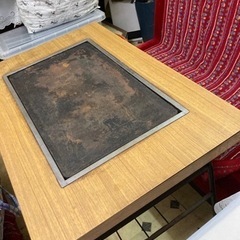 中古　鉄板付きテーブル　お好み焼きできます^_^ ガス使用の画像