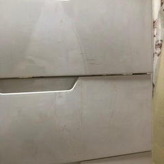５段の引き出しの画像