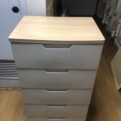 ５段の引き出しの画像