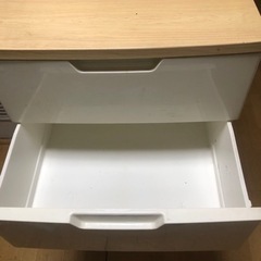 ５段の引き出しの画像