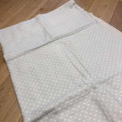 【生地】薄いグリーン　ドットの画像