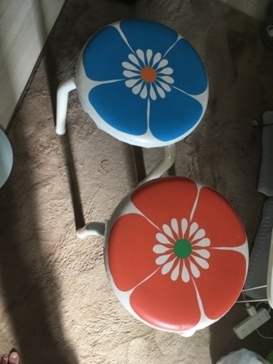 昭和レトロ　花柄丸イス　2脚セット