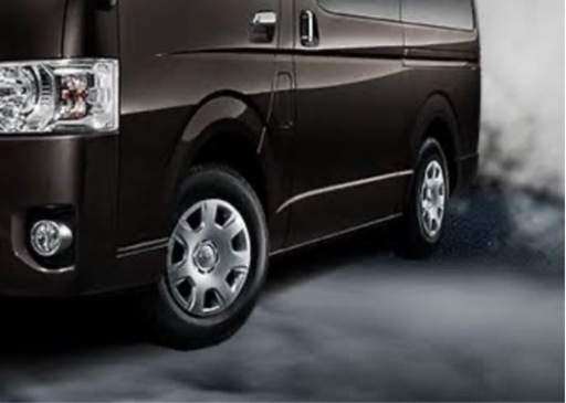 3/4(土)まで引取りで値引き中！ハイエース 200系 タイヤホイール付き