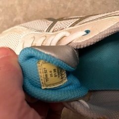 アシックスランニングシューズセットの画像