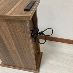 コンセント付きサイドテーブルの画像